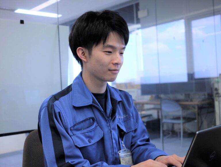 オペレーションソフト設計課 岡島